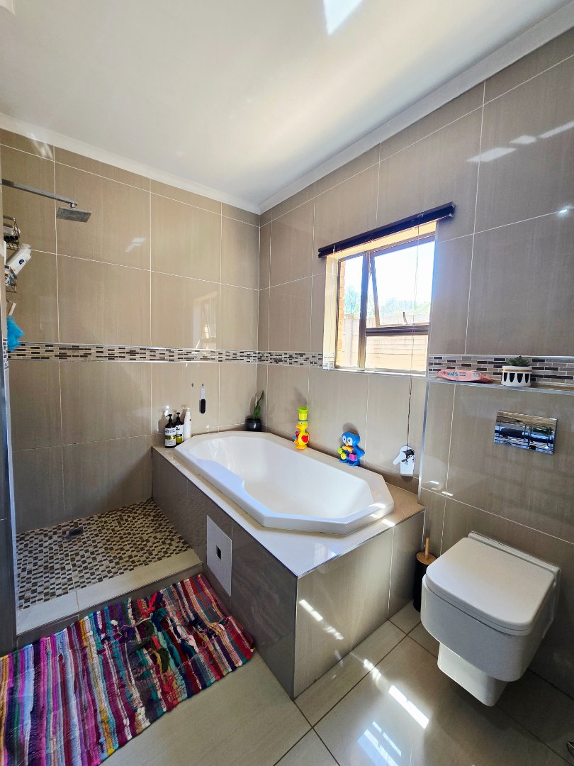 2 Bedroom Property for Sale in Adamayview North West